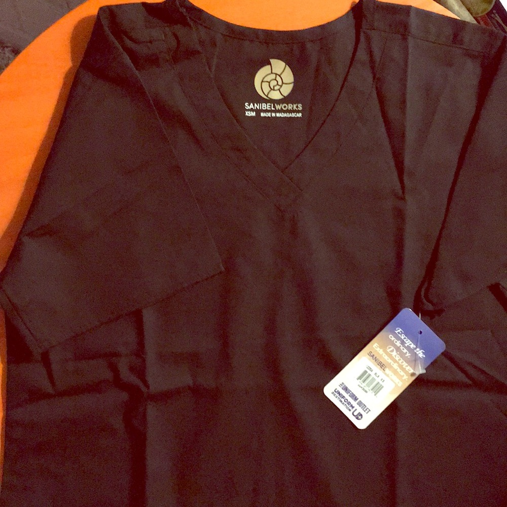 Sanibel scrub top